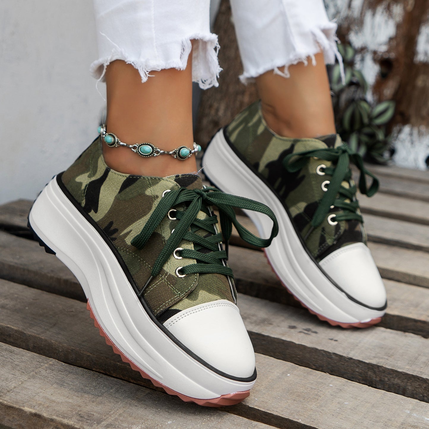 Contrast Trim Round Toe Platform Canvas Sneakers